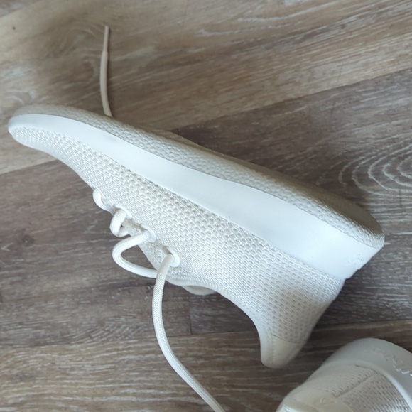 like new Allbirds tree runners sneakers - Picture 9 of 12
